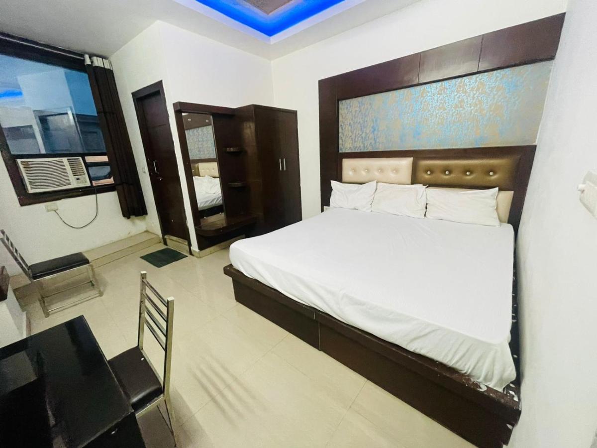 Blue Rose International, Family Hotel Agra  Zewnętrze zdjęcie