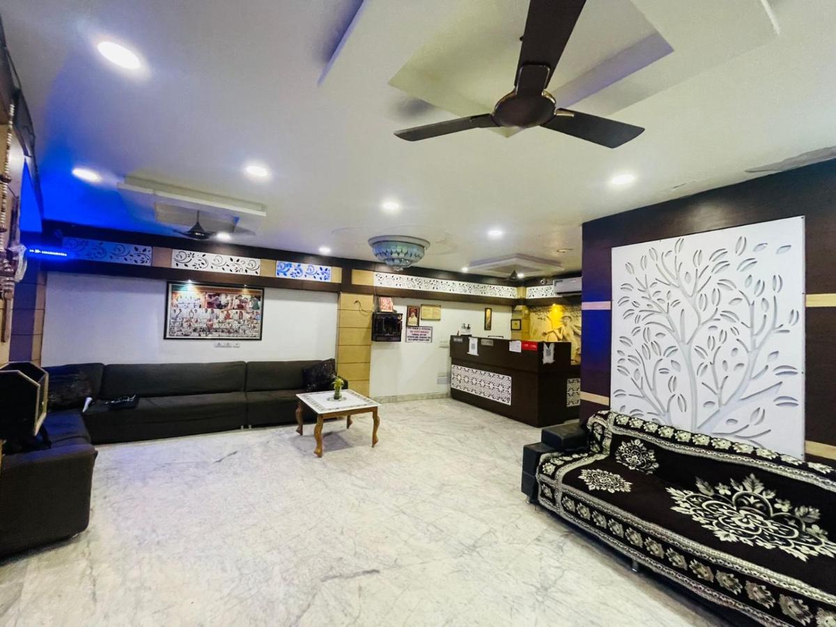 Blue Rose International, Family Hotel Agra  Zewnętrze zdjęcie