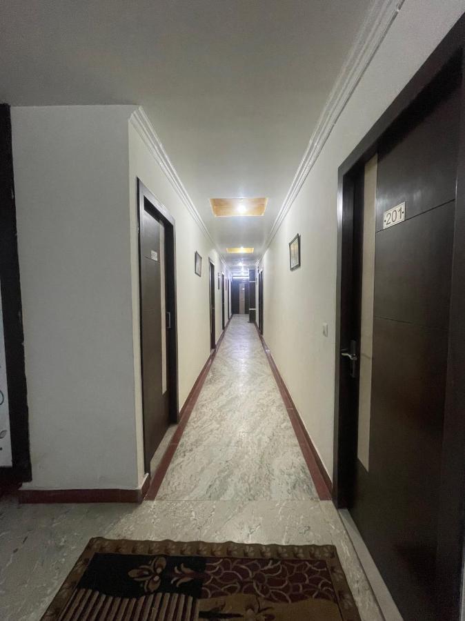 Blue Rose International, Family Hotel Agra  Zewnętrze zdjęcie